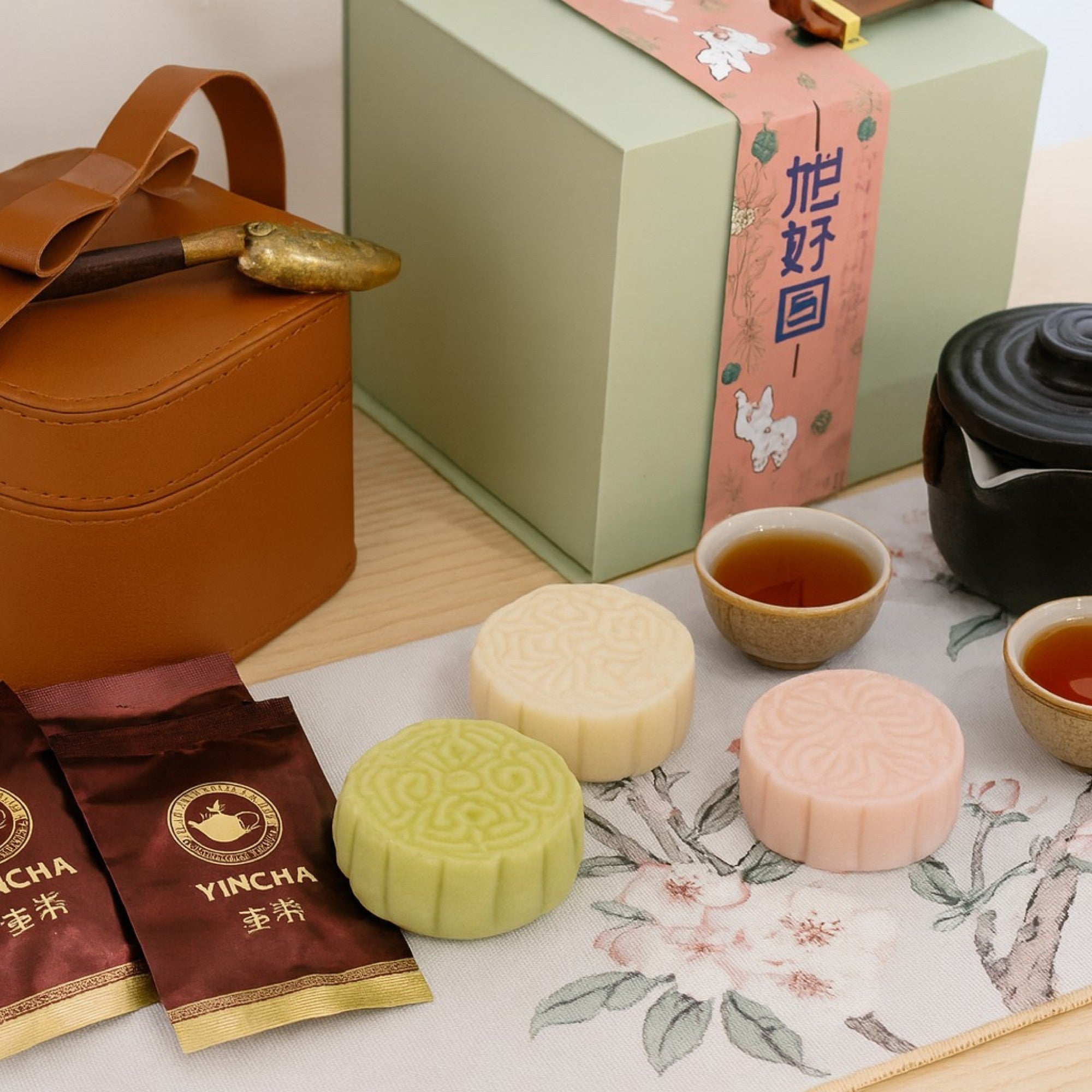 Moonlight Harmony Tea Set 花月雅集